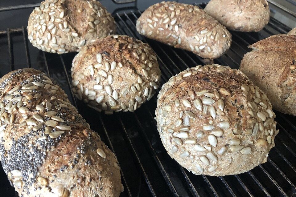 Dinkelvollkornbrötchen mit Lievito Madre