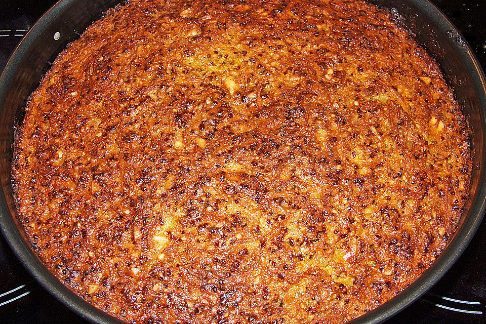 Karottenkuchen mit  Paranüssen und Schokostreusel