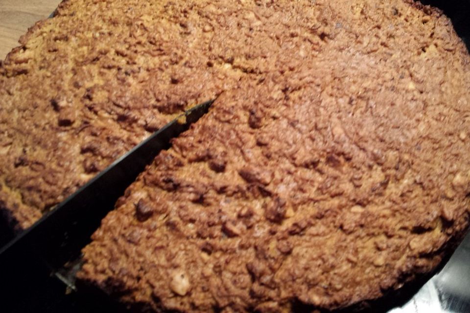 Karottenkuchen mit  Paranüssen und Schokostreusel