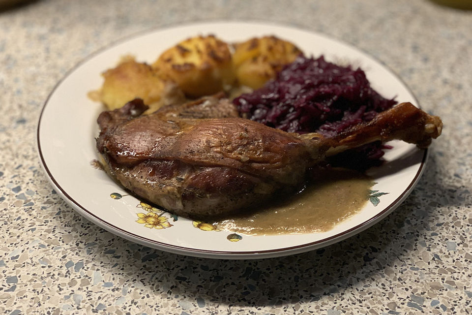 Gänsekeulen im Römertopf