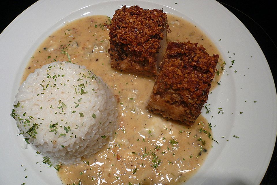 Schweinefilet mit Mandelkruste und Gorgonzolasoße