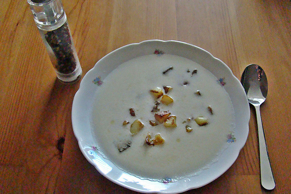 Milchsuppe mit Erdäpfeln