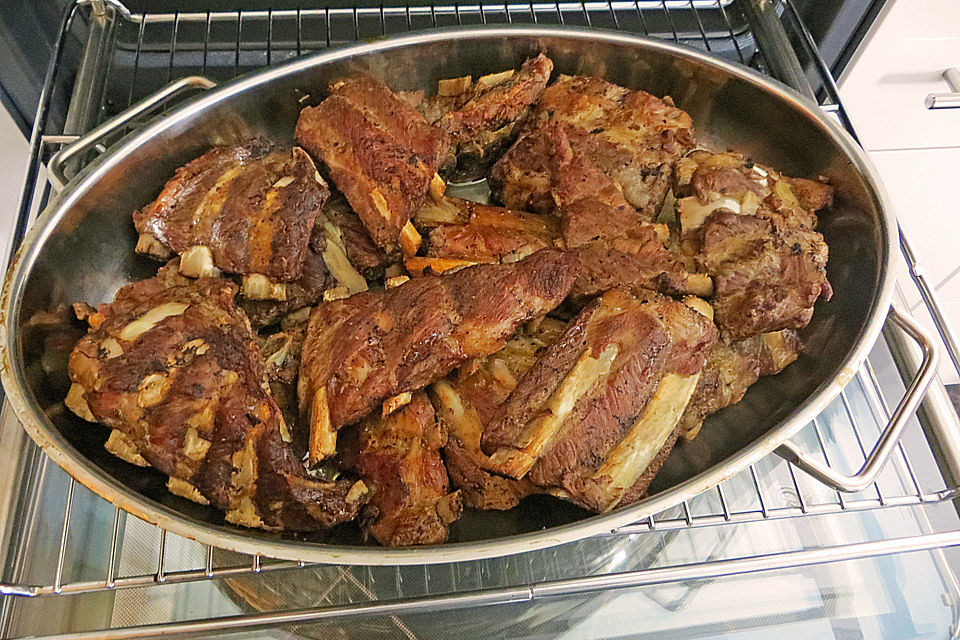 Zarte, leckere Rippchen ohne Schnörkel aus dem Backofen