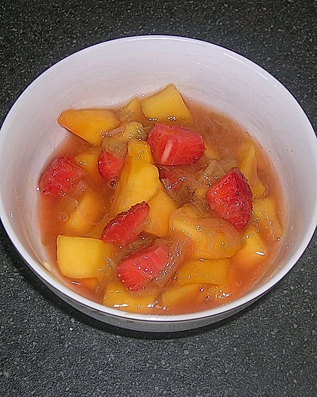 Rhabarber-Erdbeer-Mango-Kompott
