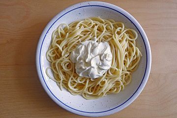 Spaghetti mit Knoblauch-Frischkäse
