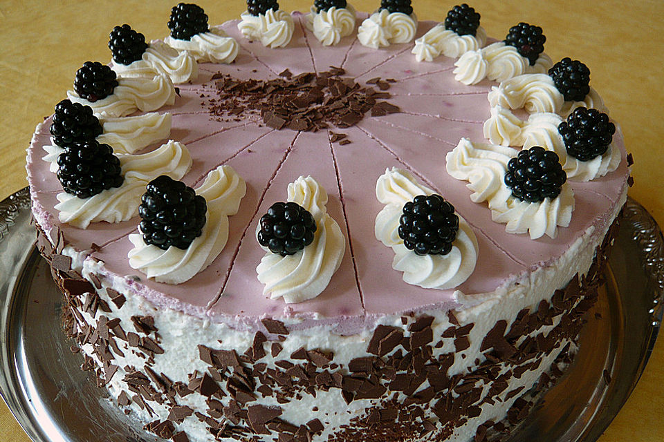 Brombeer-Wein-Torte