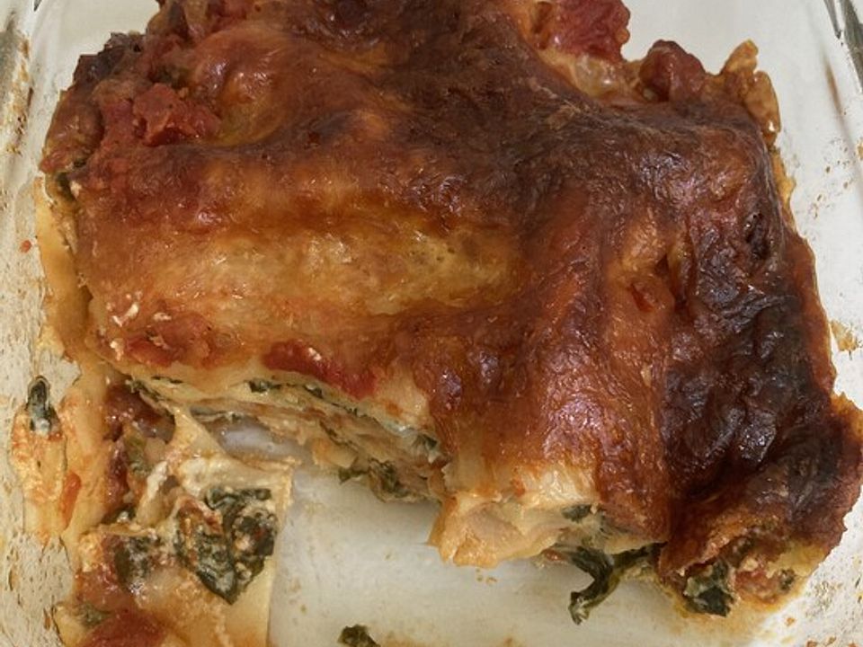 Gefüllte Ricotta-Gorgonzola-Mangold Cannelloni mit scharfer ...