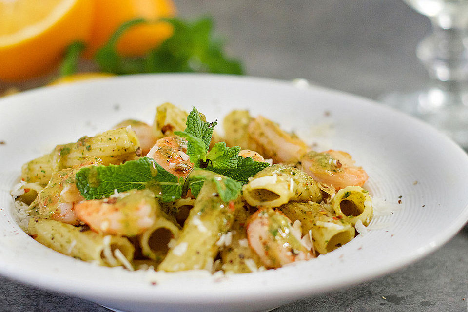 Orangen-Minz Pasta mit Garnelen