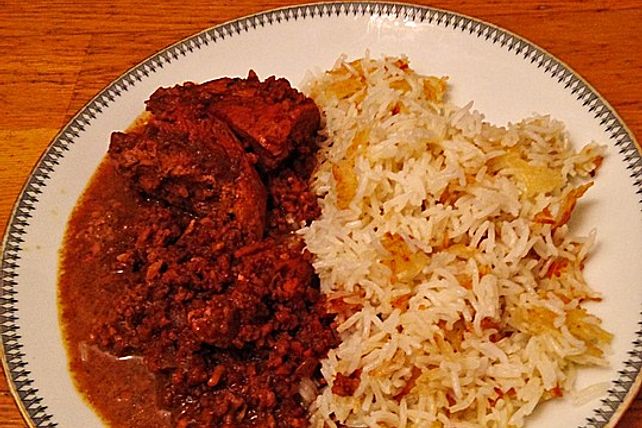 Hühnchen in Granatapfel-Walnusssauce von RecipeRebellion| Chefkoch