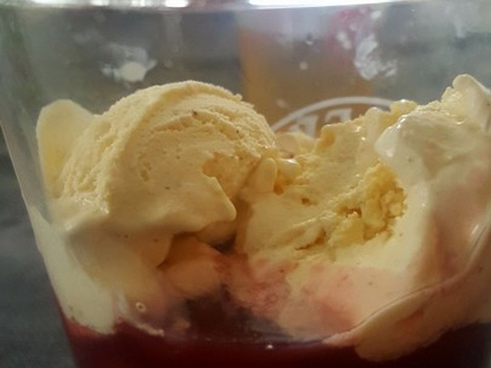 Einfaches Zimt - Eis mit heißen Kirschen von tiggerblue78| Chefkoch