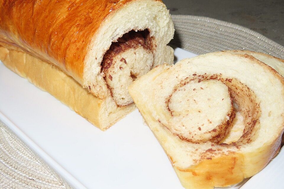 Süßes Frühstücksbrot mit Schokolade