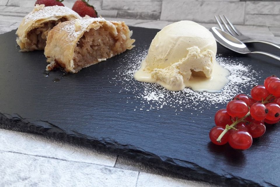 Apfelstrudel