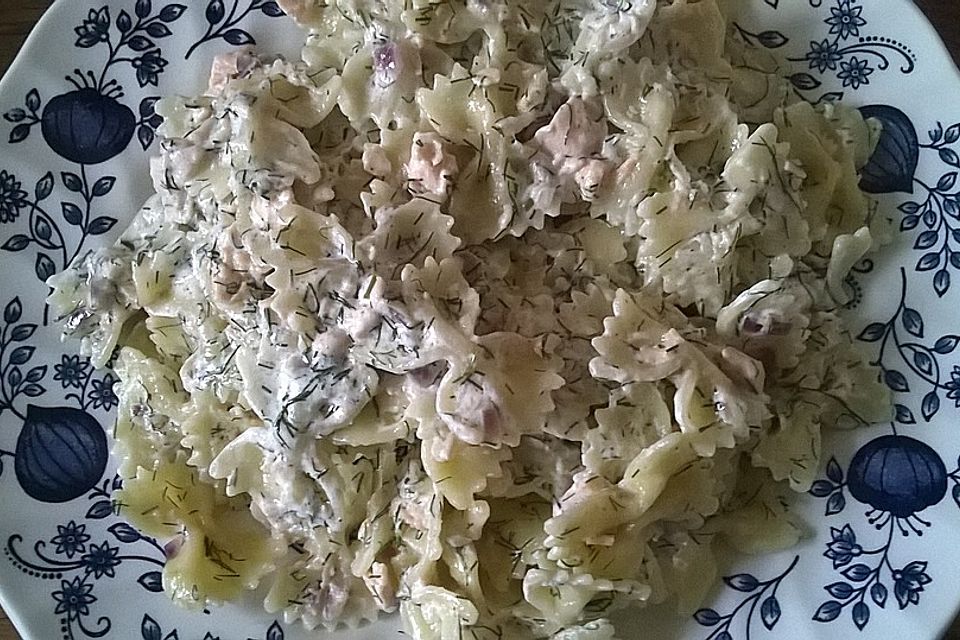 Farfalle mit Räucherlachs in Dillsauce