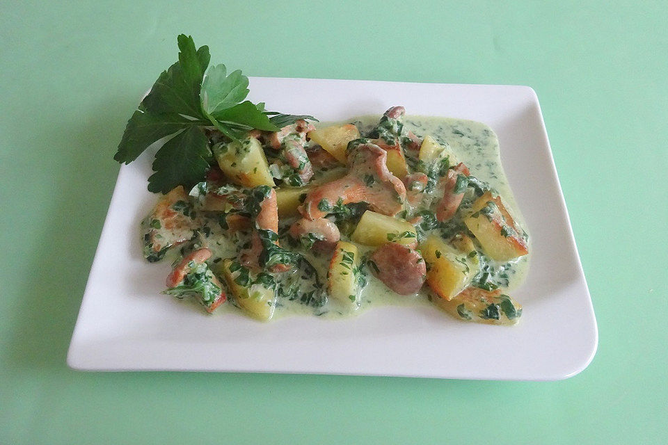 Bratkartoffeln mit Spinat-Pilz-Sahnesoße