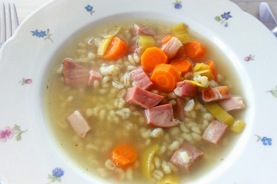 Winterliche Gemüsesuppe mit Dinkelkörnern