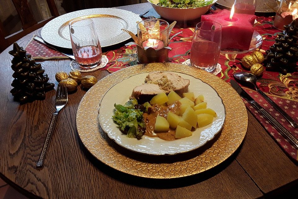 Putenbrust gefüllt mit Apfel und Zwiebel