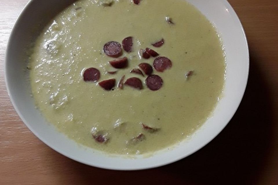 Blumenkohlcremesuppe mit Cabanossi