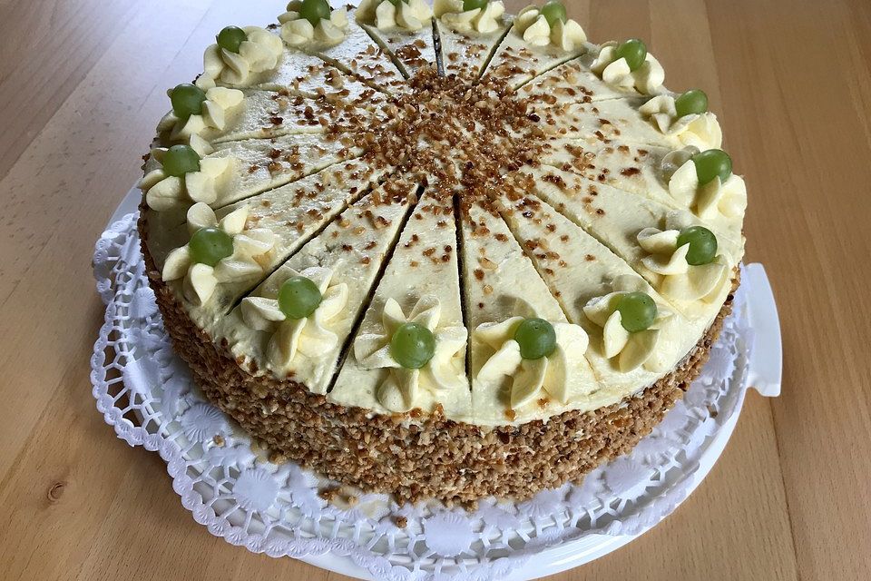 Buttercreme-Weintrauben-Torte