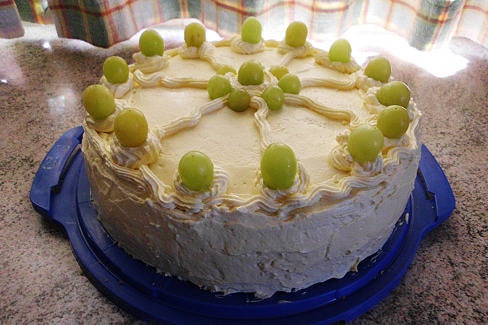 Buttercreme-Weintrauben-Torte