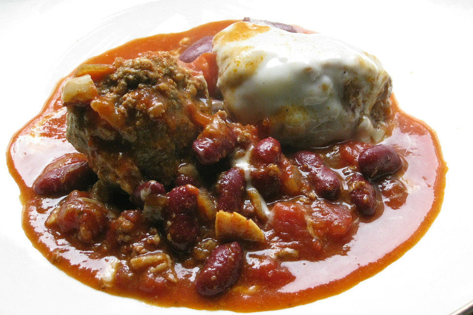 Chili con Carne-Auflauf mit Hackbällchen