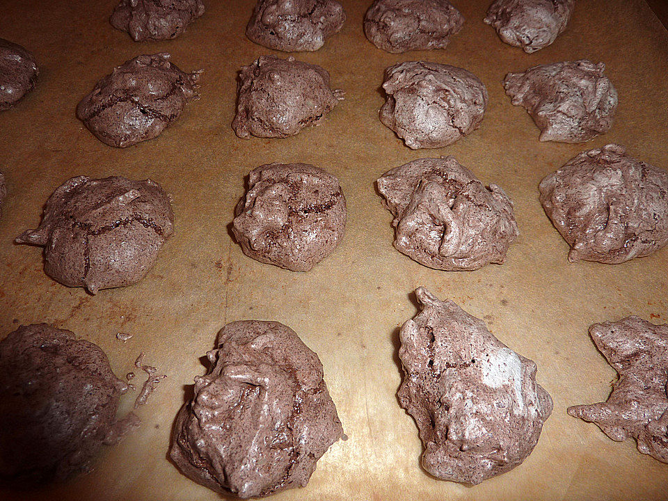 Schokomakronen mit Mandelsplittern von Versen| Chefkoch