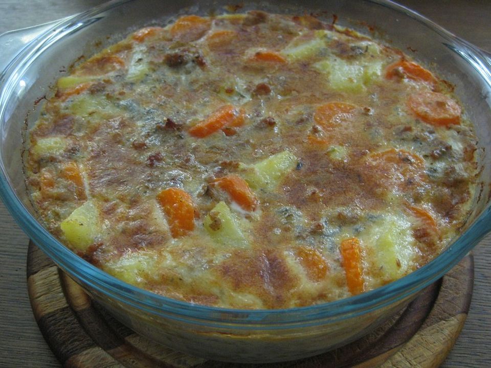 Kartoffel-Möhren Auflauf mit Gorgonzola-Sahne-Guss von igelnase_ol ...