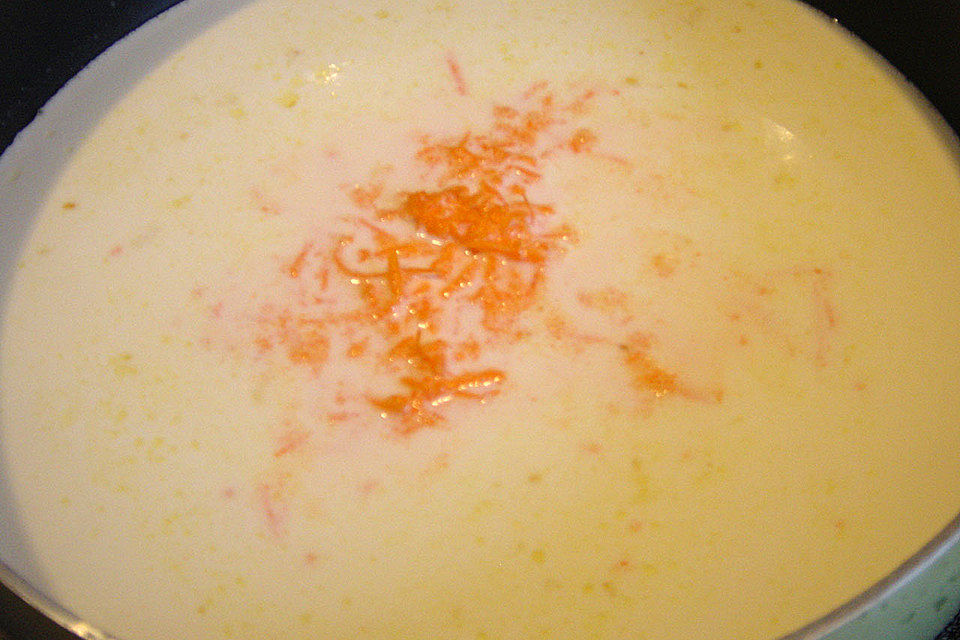 Cremige Knoblauchsuppe mit Käsetoast