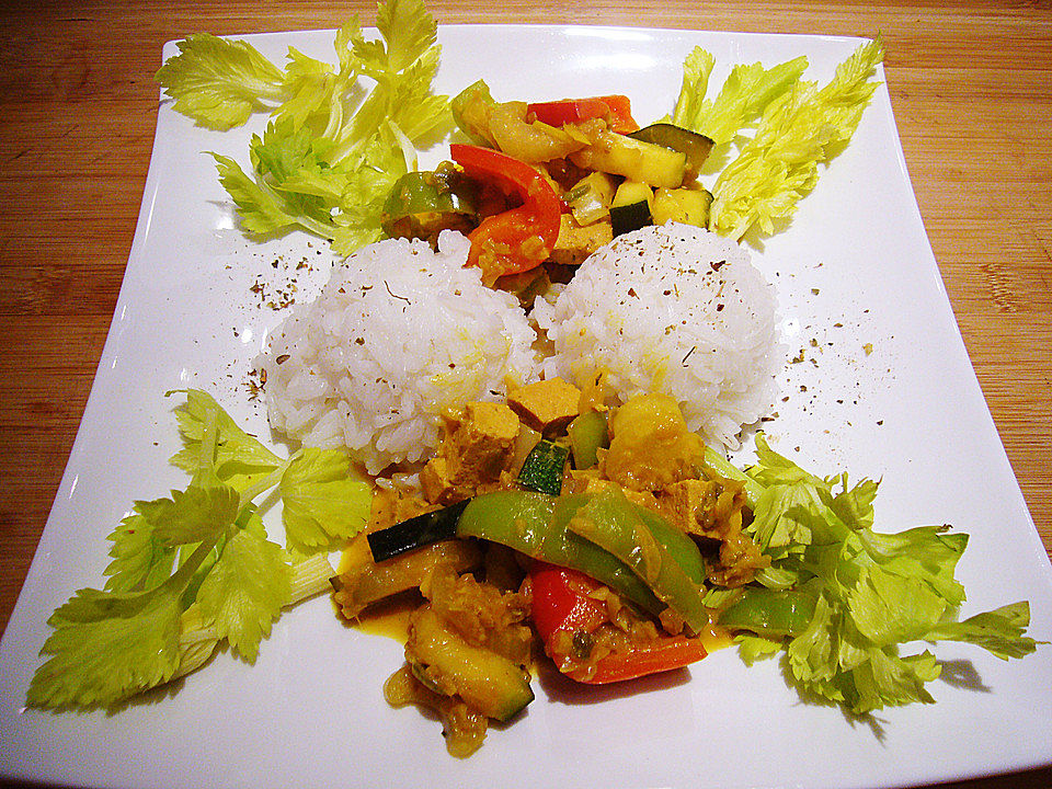 Gemüsecurry mit Tofu auf Jasminreis von knobichili| Chefkoch