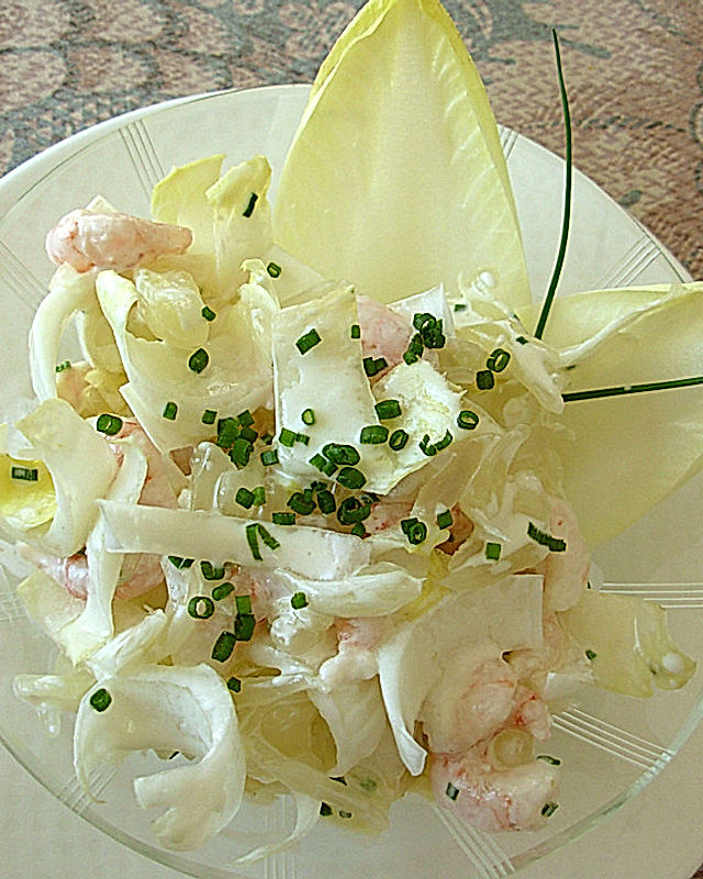 Chicorée-Pomelo-Crevetten Salat mit Sauerrahm-Dressing