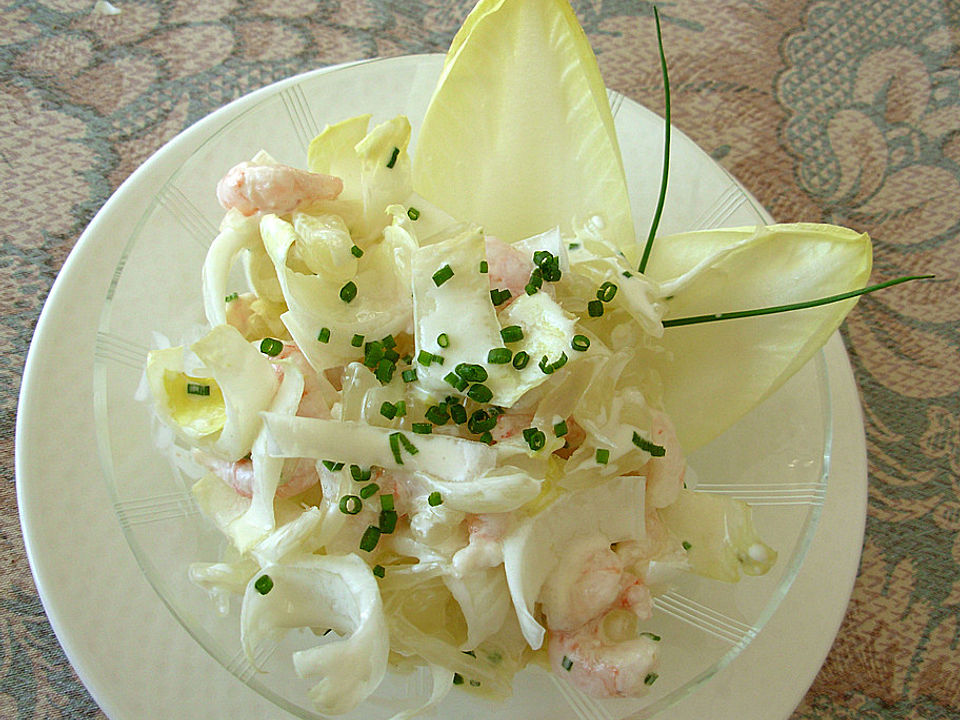 Chicorée-Pomelo-Crevetten Salat mit Sauerrahm-Dressing von udebue| Chefkoch