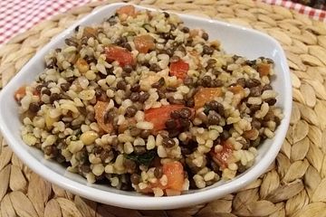 Puy Linsen-Bulgur-Salat mit frischem Spinat