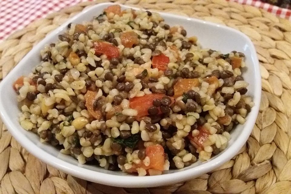 Puy Linsen-Bulgur-Salat mit frischem Spinat