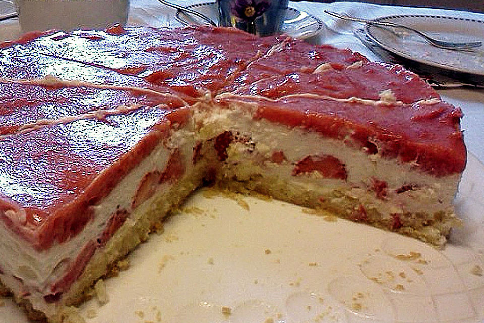 Erdbeer-Sahnetorte mit Frischkäse