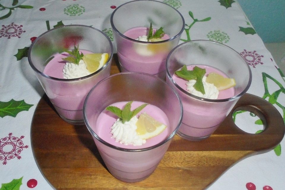 Brombeer-Joghurt-Mousse