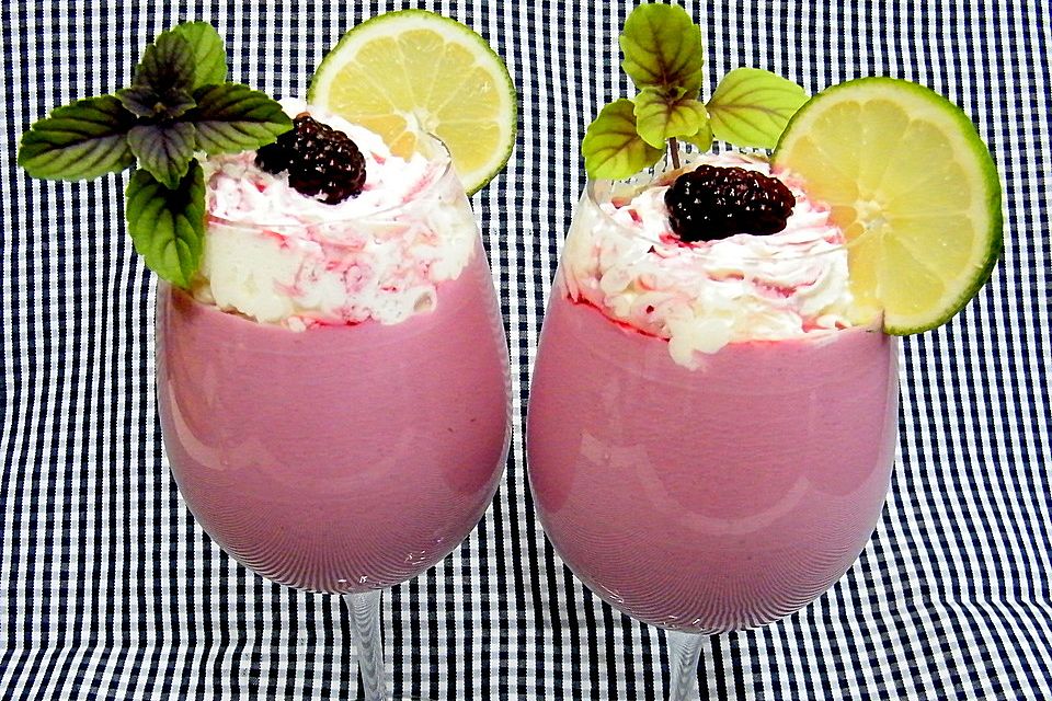 Brombeer-Joghurt-Mousse