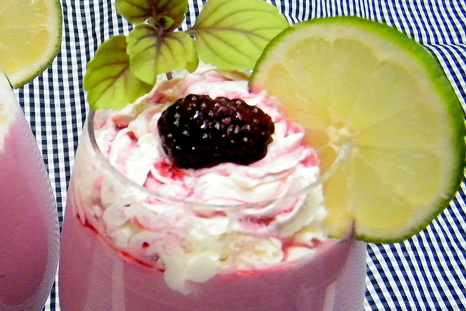 Brombeer-Joghurt-Mousse