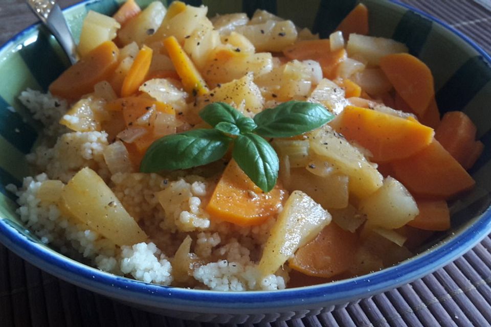 Vegetarisches Ananas-Möhren Curry