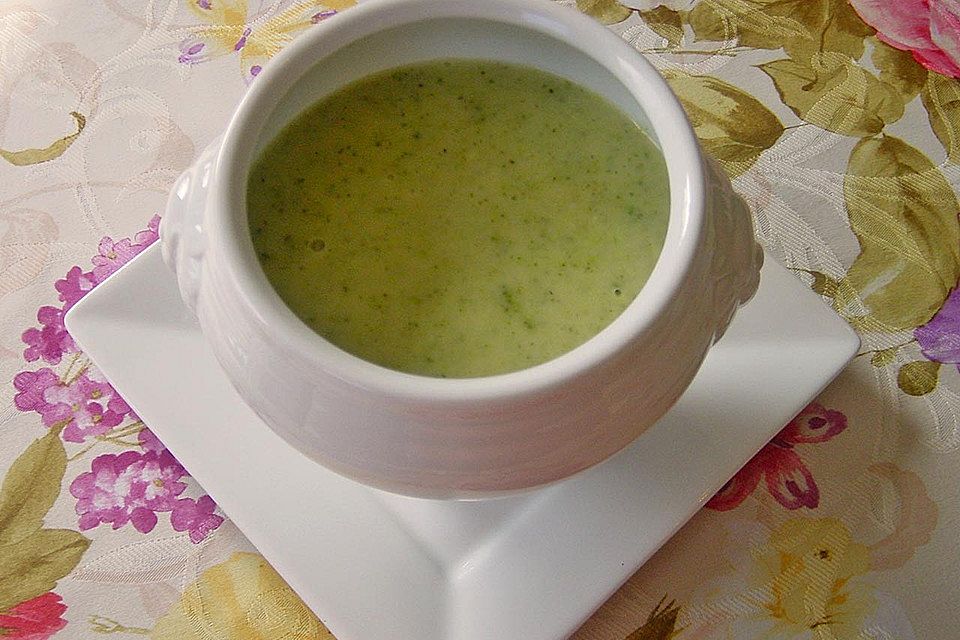 Brokkoli-Pastinaken-Kartoffelsuppe