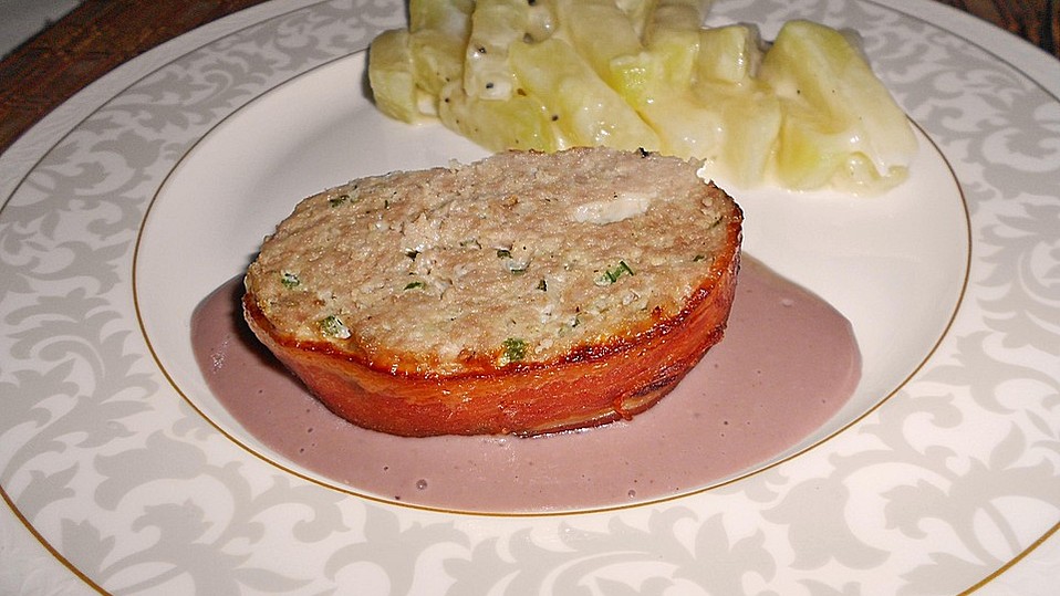 Hackbraten mit Kräutern im Bräter - dazu Butter-Petersilien-Kohlrabi ... Hackbraten mit Kräutern im Bräter - dazu Butter-Petersilien-Kohlrabi ...