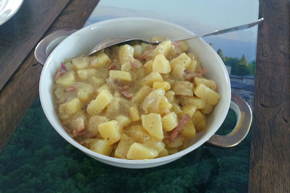 Warmer Kartoffelsalat nach Oma Schnurr