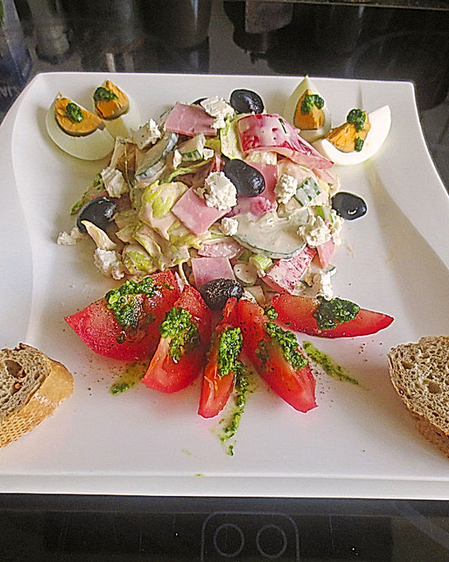 Bunter Salat mit Joghurt-Dressing