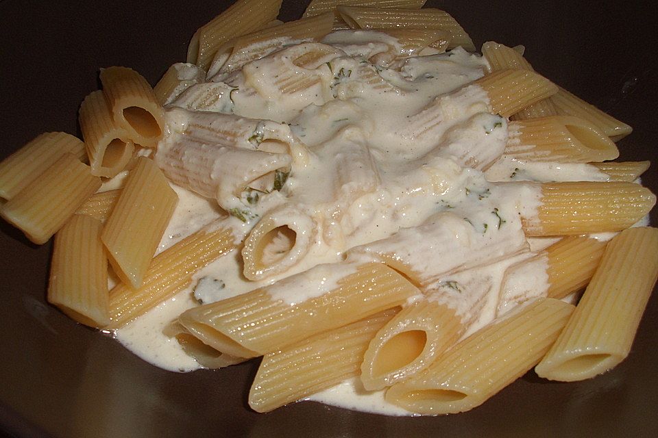 Nudeln mit Schinken-Käse-Sahnesoße