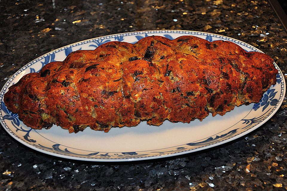 Schafskäse-Zopf mit Aubergine und Zucchini