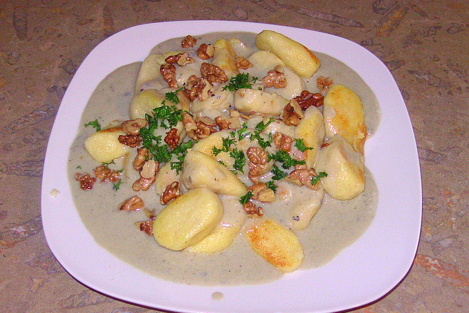 Einfache Gnocchi mit Parmesannote