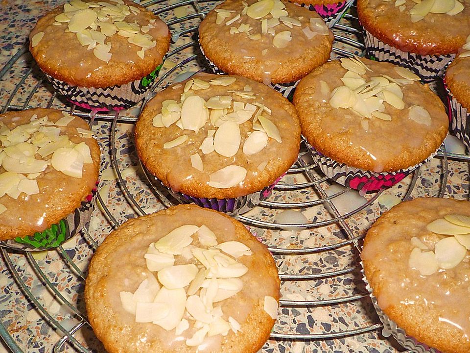 Haferflockenmuffins mit Erdbeerjoghurt von Muffin-Süchtige| Chefkoch