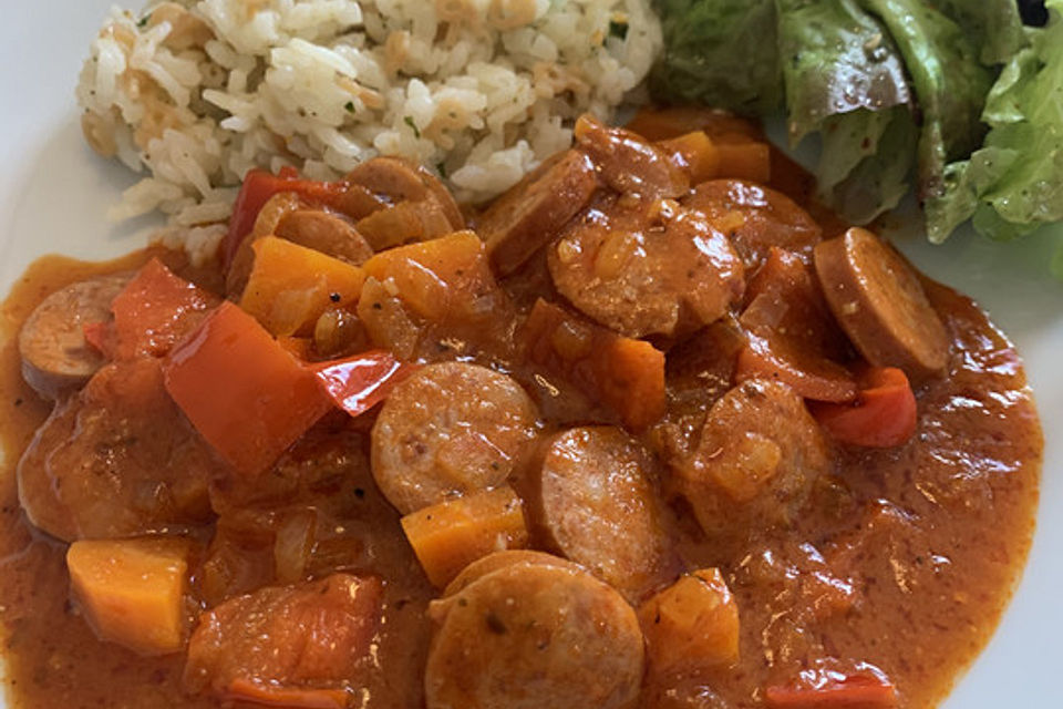 Würstchengulasch mit Paprika