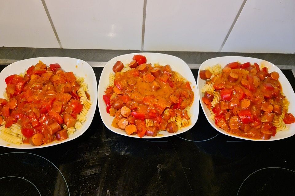 Würstchengulasch mit Paprika