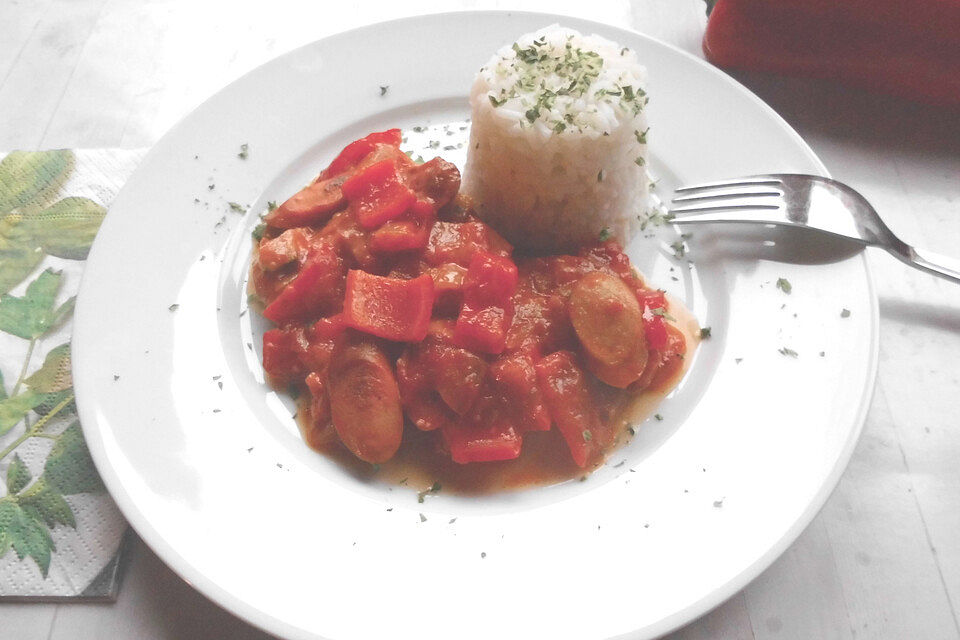 Würstchengulasch mit Paprika