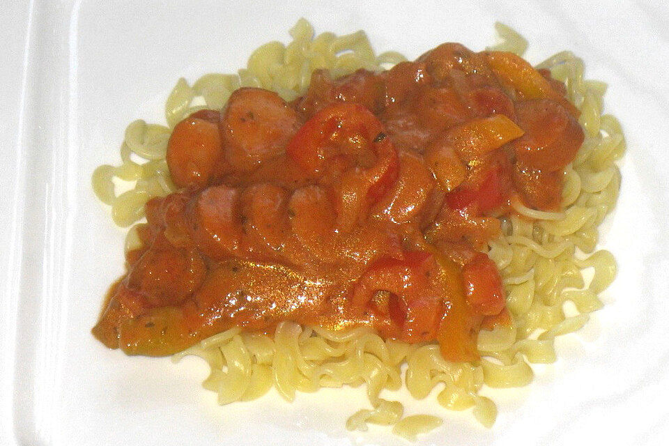 Würstchengulasch mit Paprika