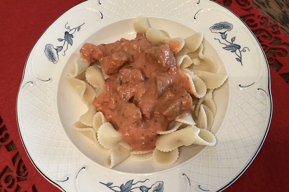 Würstchengulasch mit Paprika